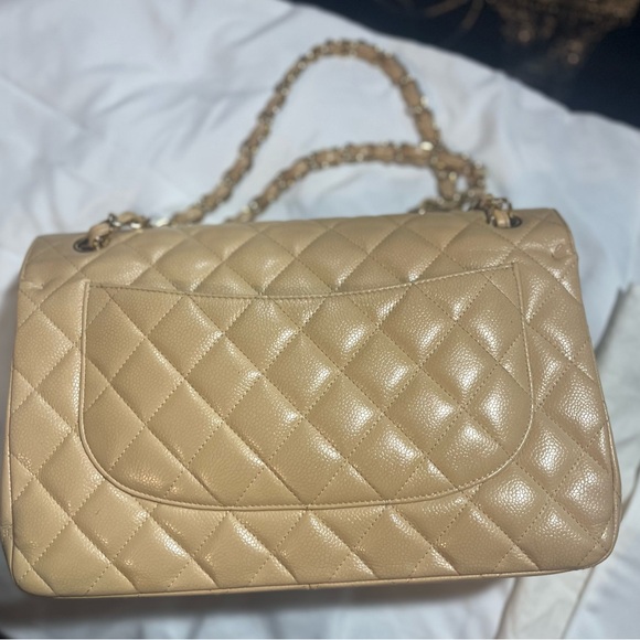 Chanel Jumbo Classic Double Flap Handbag. - Picture 5 of 11